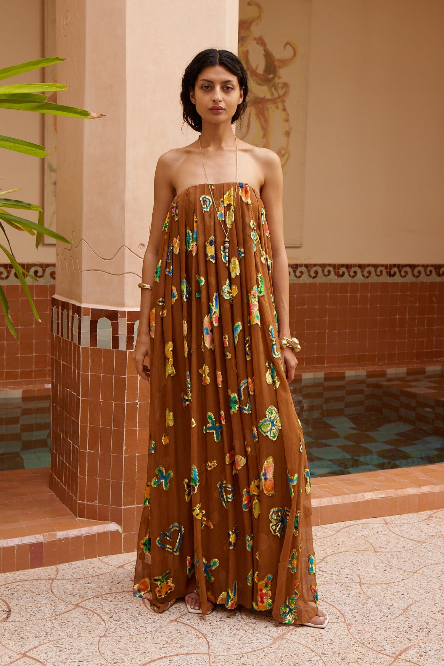 GOLDEN METALLIC STRAPLESS GOWN GOLDEN METALLIC STRAPLESS GOWN