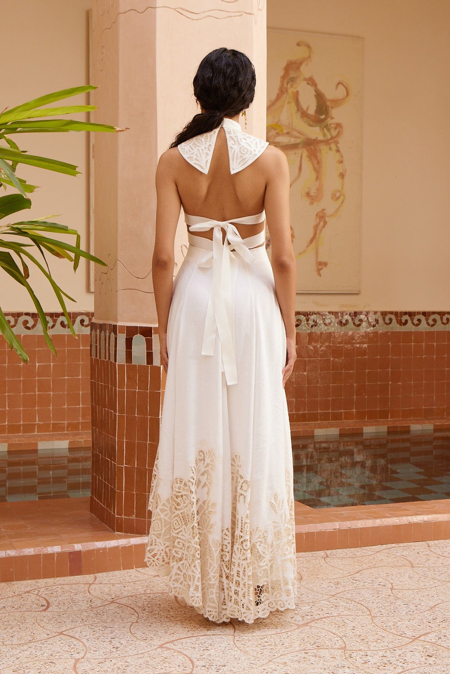 Almais Rosemary Embroidered Gown White - Almais Official 6 AU/UK (2 US) Almais Rosemary Embroidered Gown White - Almais Official 6 AU/UK (2 US)