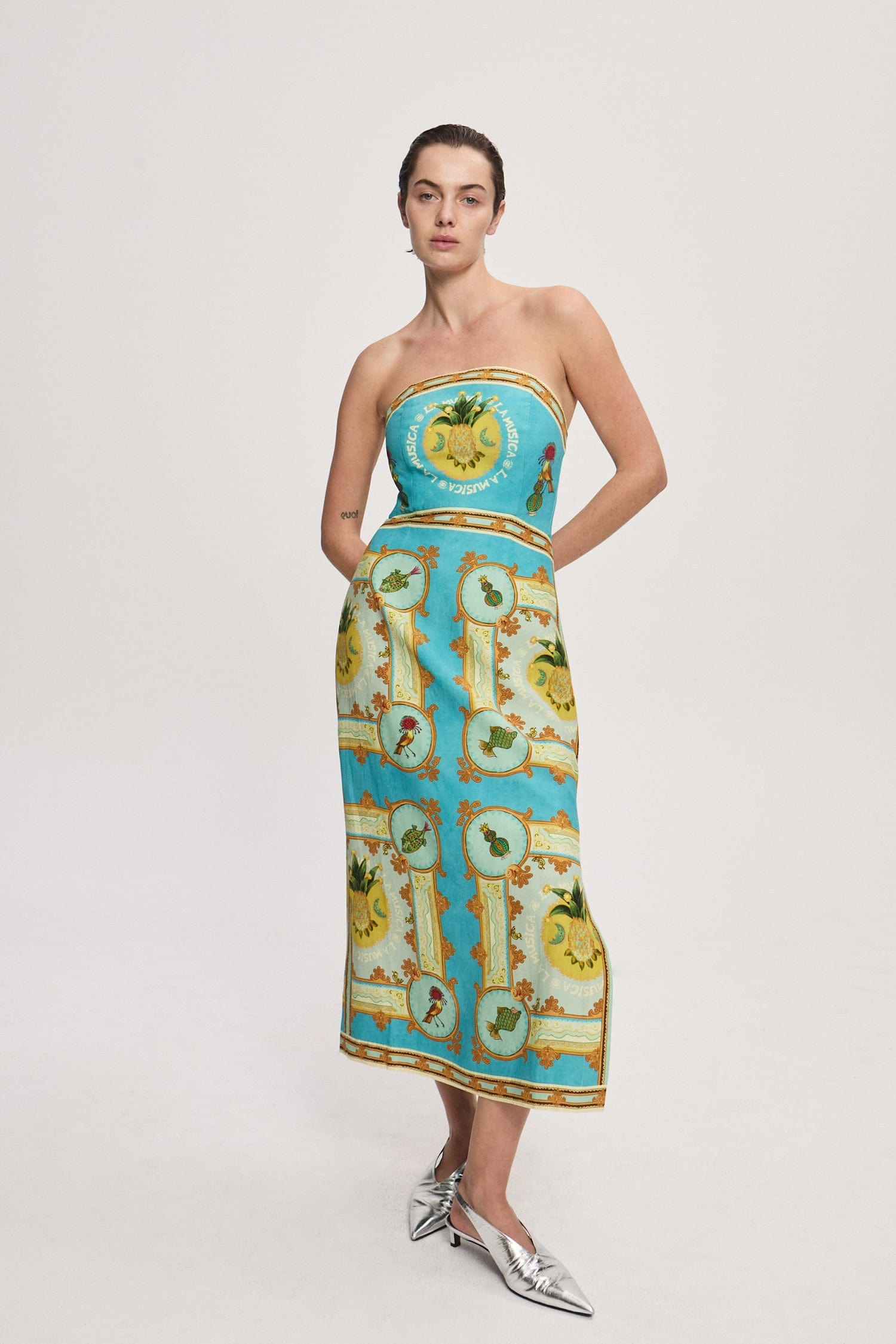 LA MUSICA MIDI DRESS EXCLUSIVE