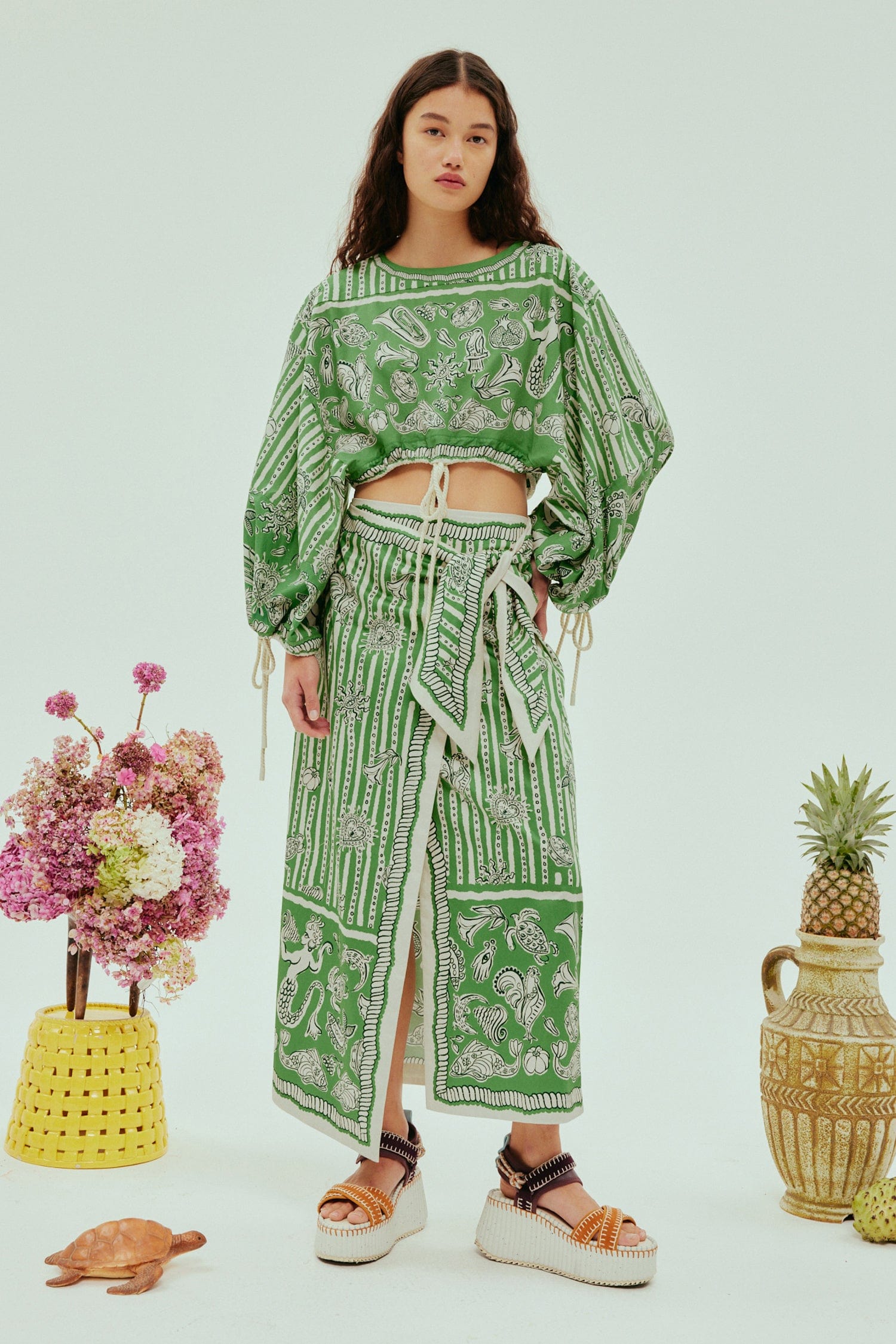 【Alemais】 Lulaプリントコットンラップスカート Lula printed cotton wrap skirt in green - Alemais | Mytheresa