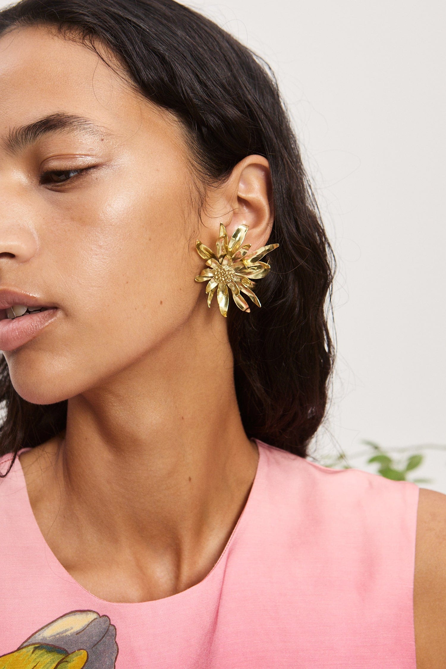 ALEMAIS CONTEMPORARY WARDROBE W_EARRING TEAM SPIRIT CASCADE PETAL EARRINGS